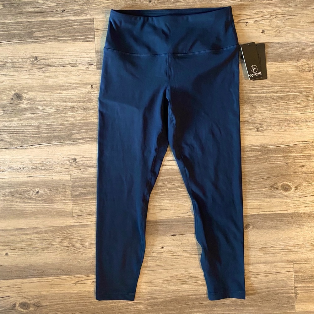 90 Degree Navy ankle length athletic leggings!